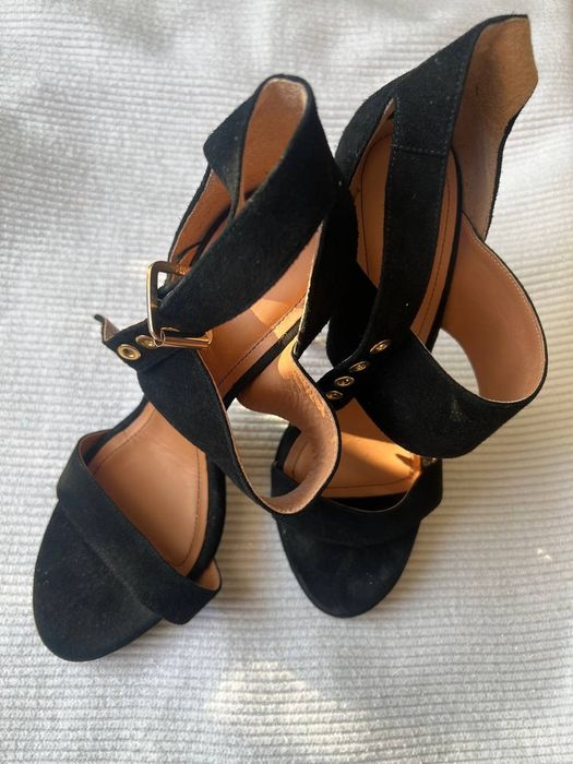 Zamszowe sandały Kazar 39