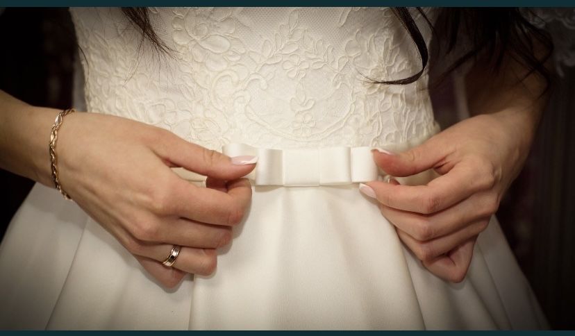 Весільна сукня, колір айворі