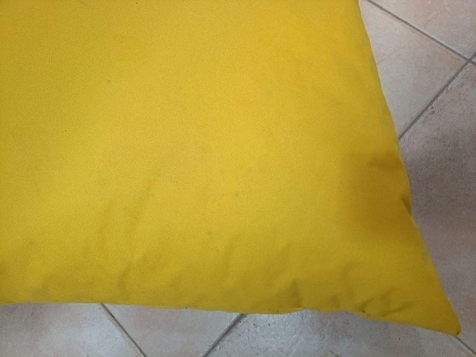 Pouffe amarelo exterior/interior
