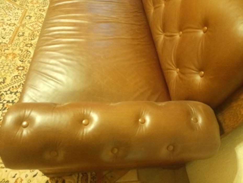 Диван -ретро,кожаный,после реставрации