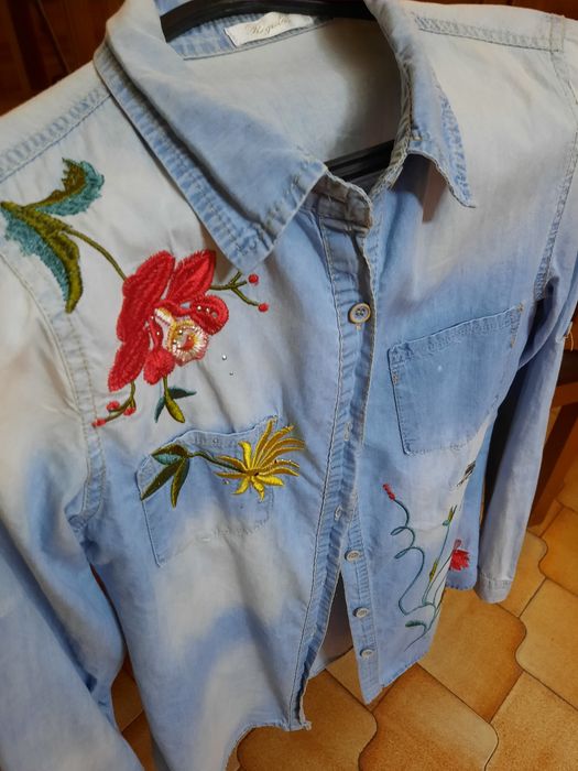 Camisa de ganga bordada