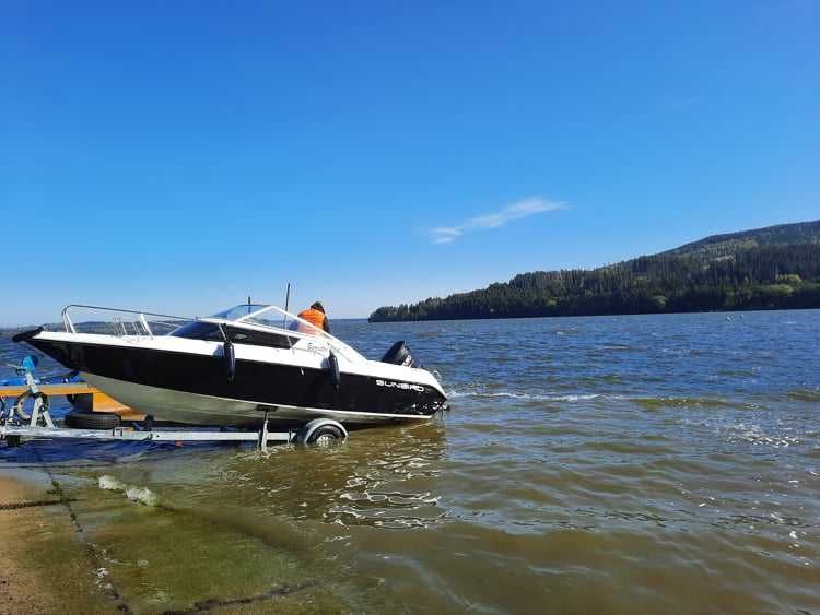 Łódź motorowa, motorówka kabinowa GOTOWA DO PŁYWANIA