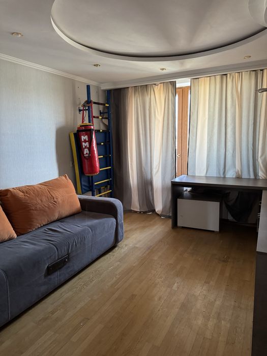 Сдам 4 ком кв  первый дом м. Салтовское 522 м-рн с ремонтом