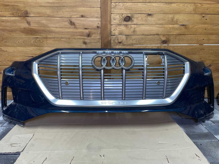 Бампер Audi E-tron 4KE