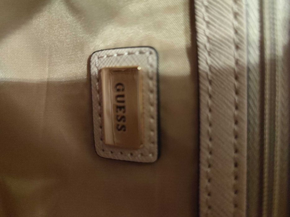 Torebka Guess garrick mini top zip Rose