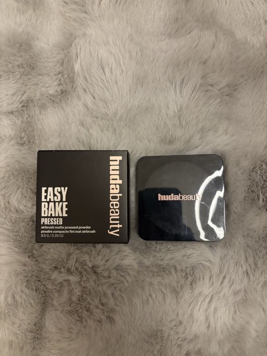 Puder Huda Beauty Easy Bake Pressed Powder Sugar Cookie