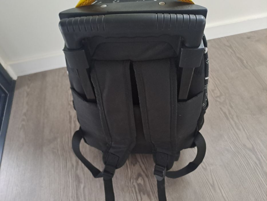 Mochila com estojo e lancheira