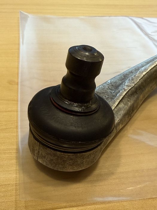 Рячаг на макан macan - верхний правый - восстановленный 8K0407509P TRW