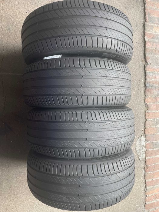Komp. opon Michelin 235/55R17