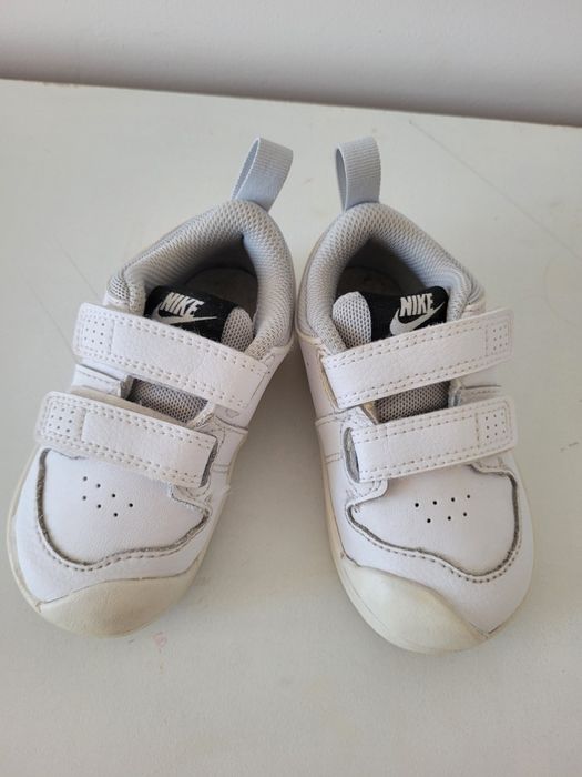 Białe sneakersy na rzep nike unisex 13,5cm