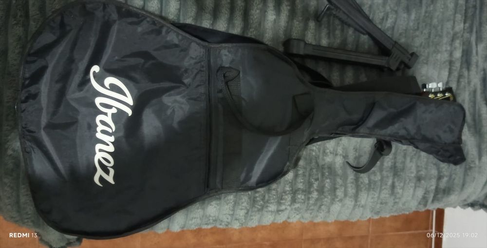 Violão com cordas de aço