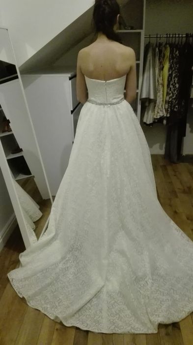 Koronkowa suknia ślubna r. 36