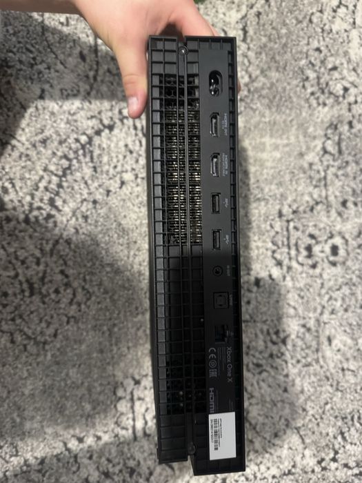 Xbox one X  1 tb