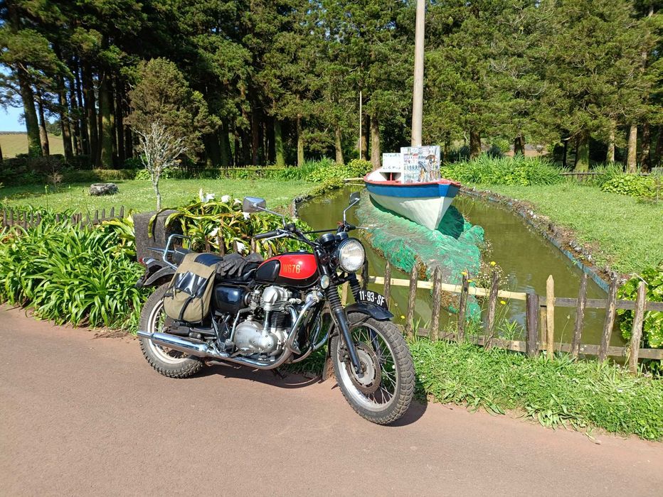Moto Kawasaki W650