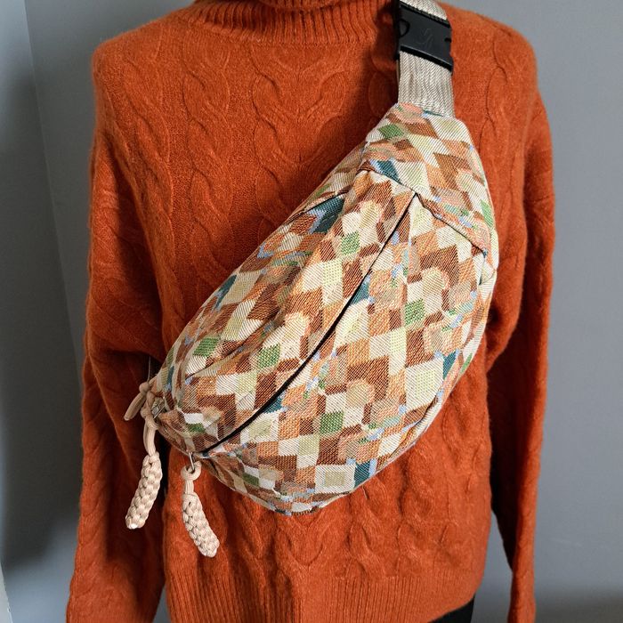 Pojemna nerka damska