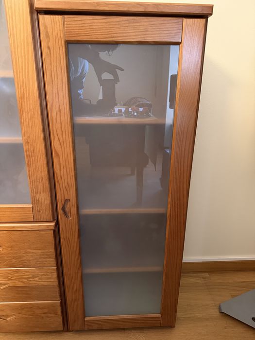 Estantes armários móveis para sala, conjunto em muito bom estado, vendo separado, não são Ikea