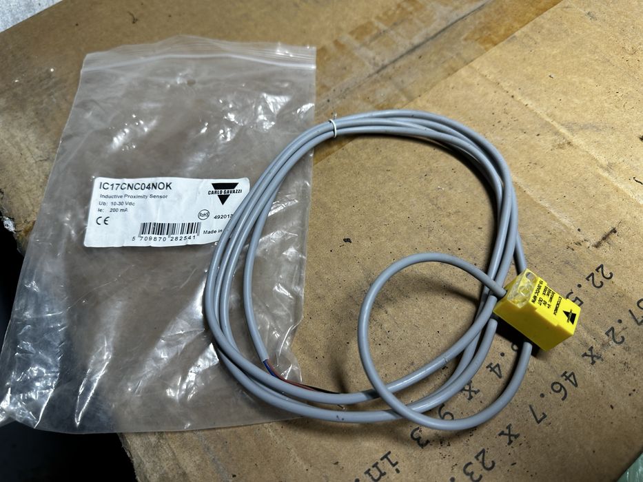 Індуктивний датчик наближення 4 мм IC17CNC04NO-K