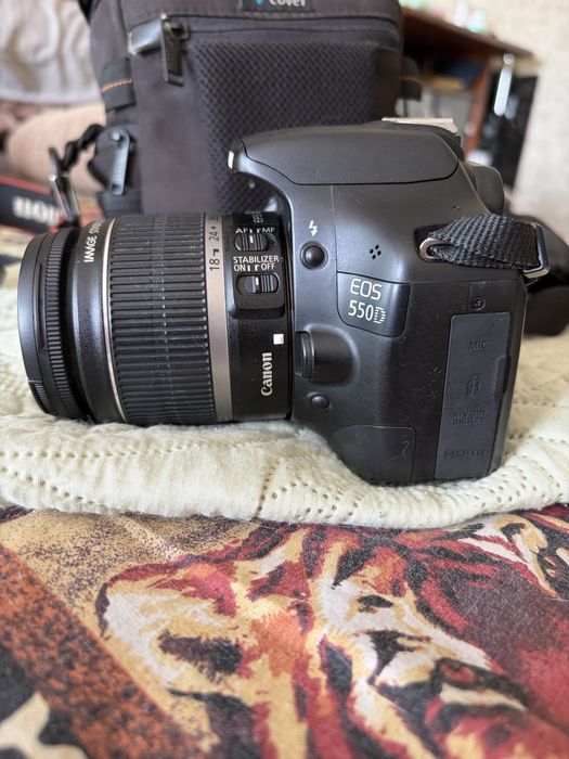 Фотоапарат Canon EOS 550D