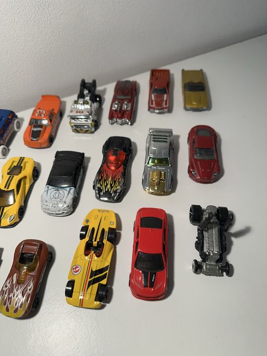 Lote 20 Miniaturas Hot Wheels
