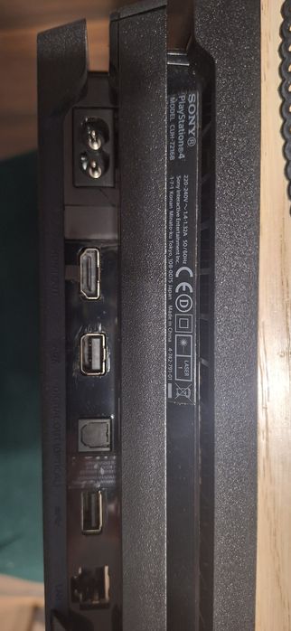 Ps4 pro 2tb CUH-7216b 2 pady ładowarka energizer na dwa pady wysyłka darmowa