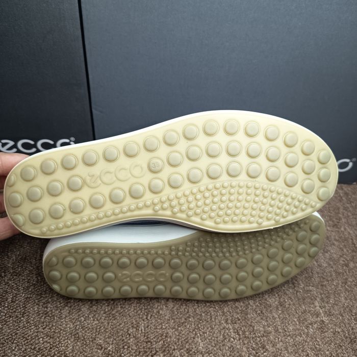Стильні високі кросівки Ecco Soft 7