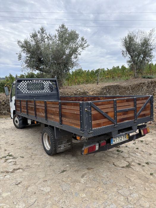 Isuzu NKR 3.0 em óptimo estado