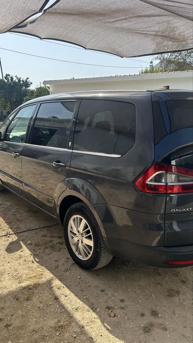 Ford Galaxy 1.8 TDCi Ghia foto 3