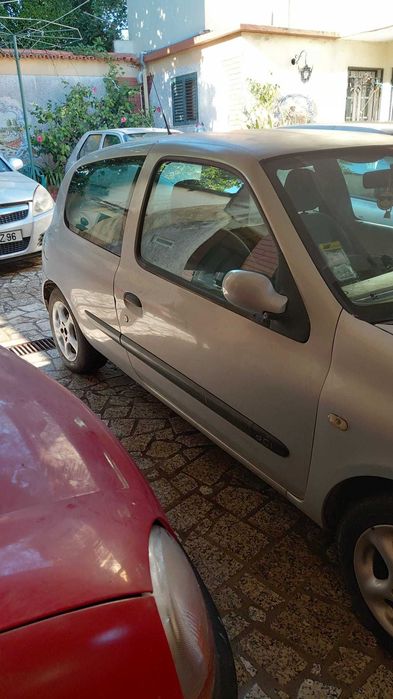 Renault Clio 2001 • Diesel • Não liga foto 4