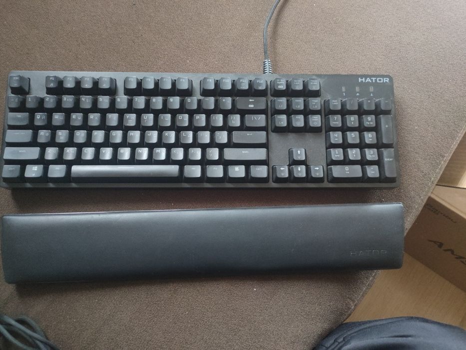 Klawiatura z podparciem pod nadgarstki  HTK-606