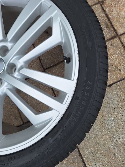 Koła zimowe Audi Q5 255 45 r20