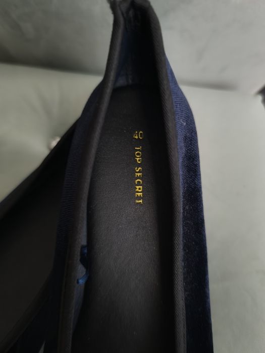 Aksamitne baleriny, półbuty w kolorze pięknego granatu w rozm 40 firmy