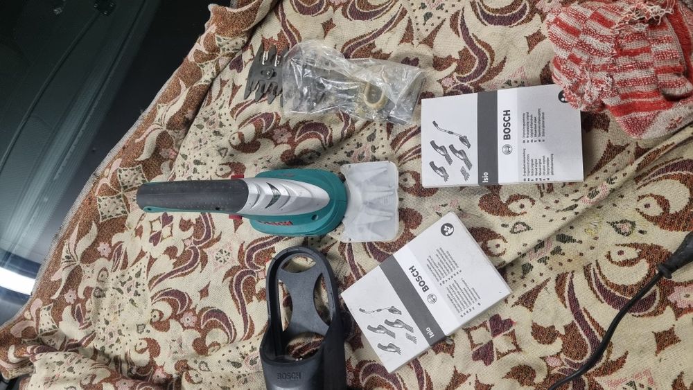 Nożyce akumulatorowe Bosch do krzewów