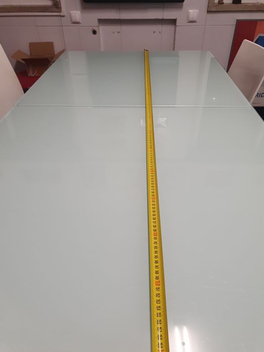 Mesa de ferro e vidro extensivel com 4 cadeiras