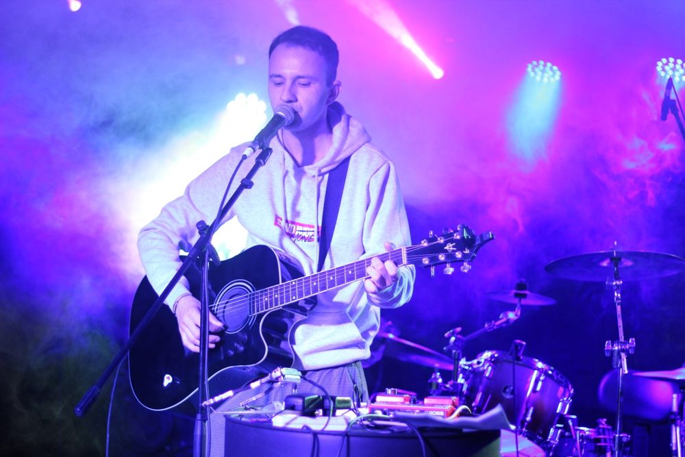 Уроки гри на гітарі.