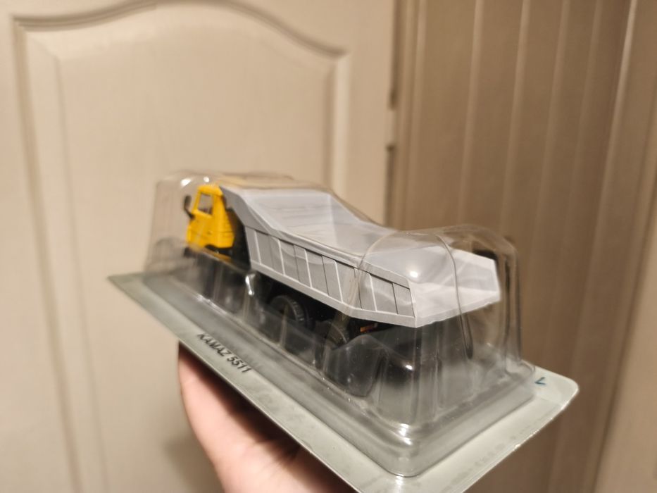 >Kultowe ciężarówki z epoki PRL - Kamaz 5511, skala 1:43, Deagostini!