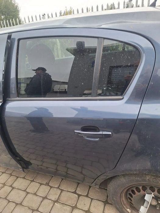 DRZWI TYLNE LEWE CORSA D KOD LAKIERU Z 168