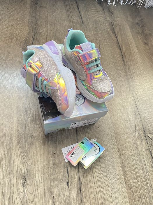 Дитячі кросівки для дівчинки