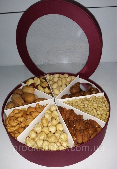 Набор орехов.800гр. Цвет коробки уточняйте.