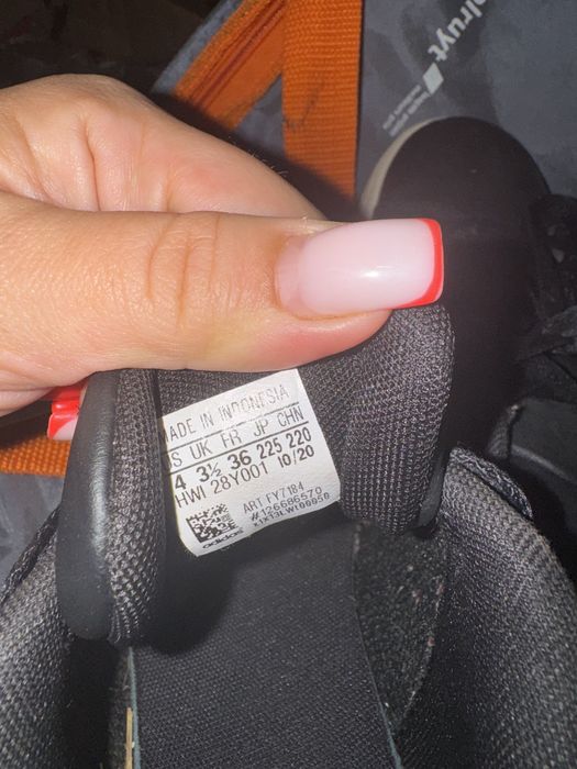 Кросівки adidas 36