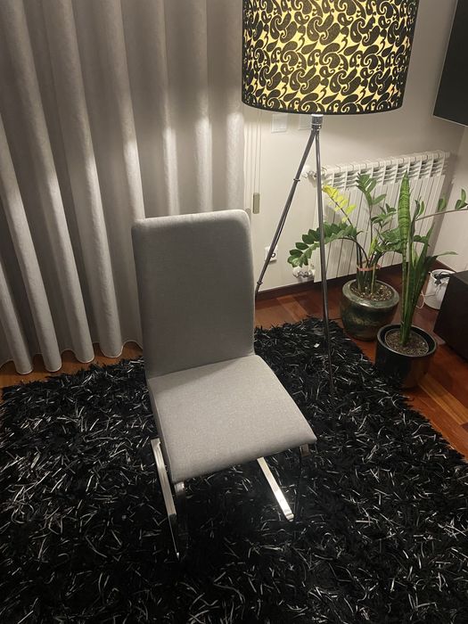 8 cadeiras de sala jantar , como novas , cadeiras robustas