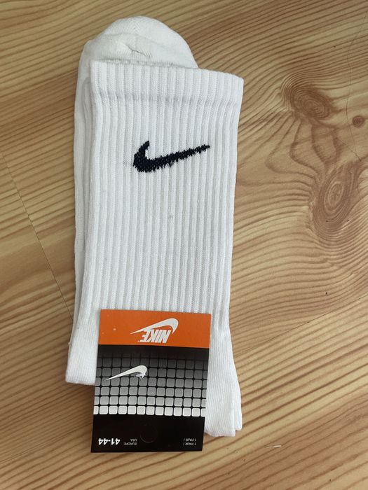 Skarpety Nike białe rozmiar 41-44