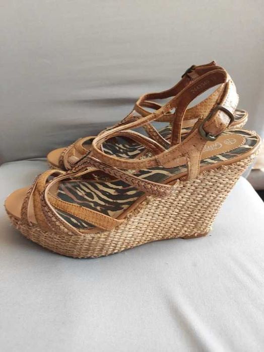 New Look r40 sandały na koturnie