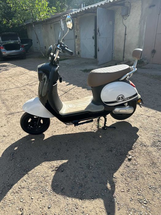 Електроскутер BILLGARY 83 600W/60V/20Ah