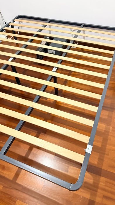 Base cama queen em excelente estado