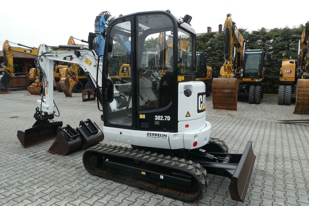 Caterpillar 302,7D CR TRZY ŁYŻKI