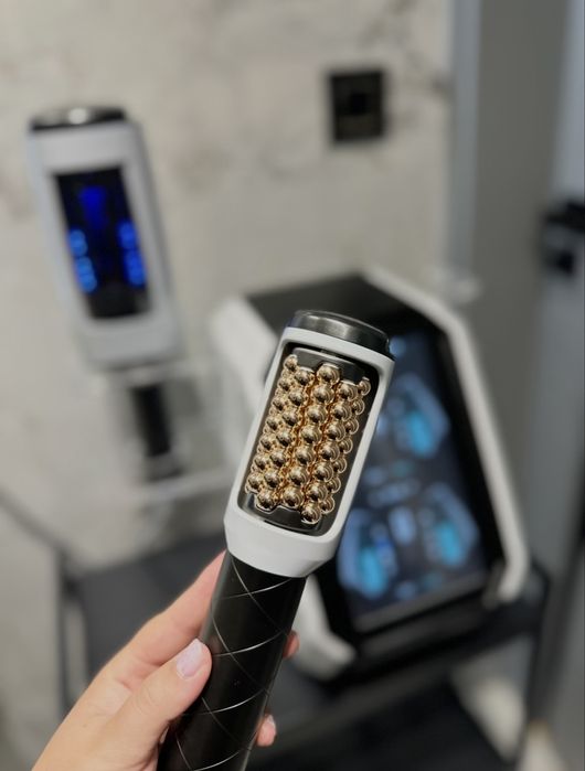 Urządzenie kosmetyczne z laserem