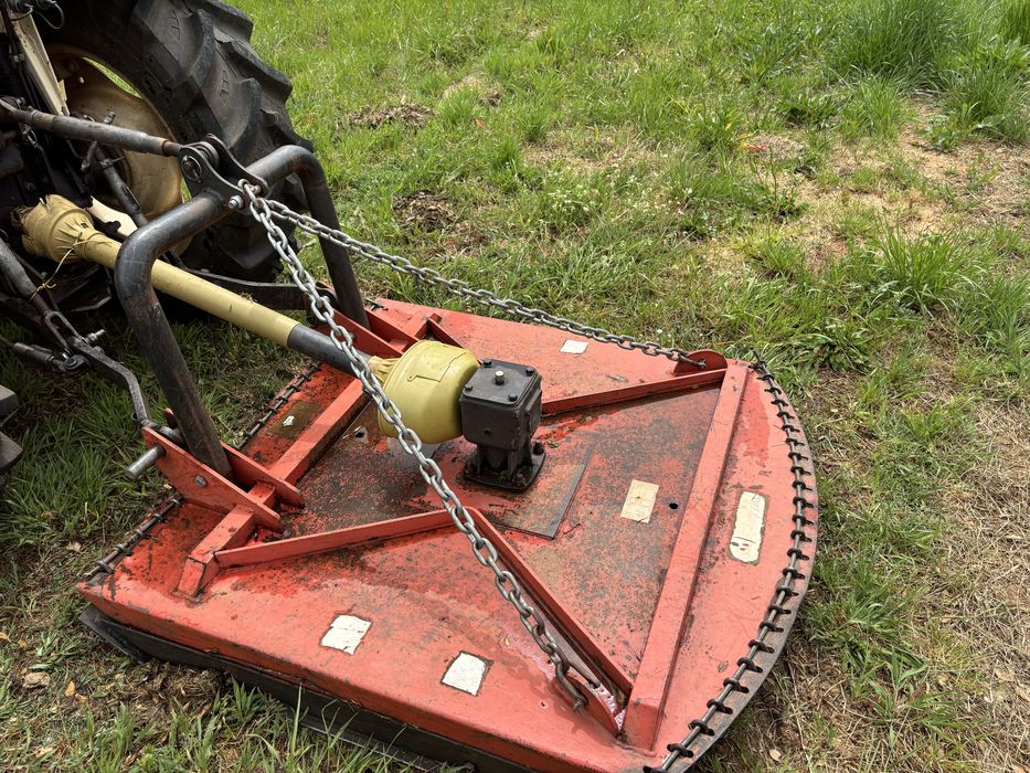Tenho para venda tractor 4x4 com alfais semi novas e revisionado .