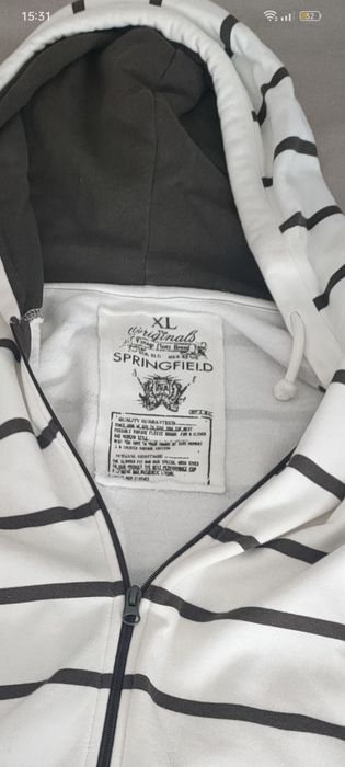 Casaco segunda mão com capucho