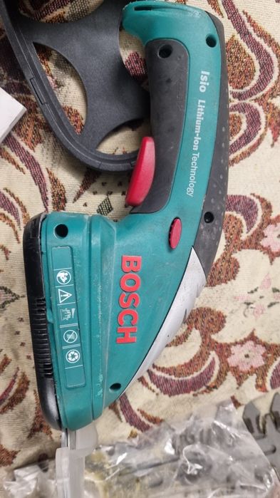 Nożyce akumulatorowe Bosch do krzewów