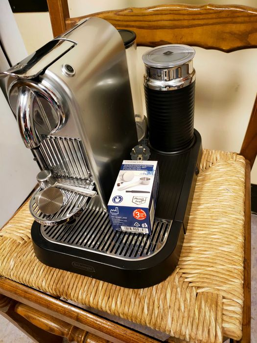 Кофемашина капсульна Delonghi